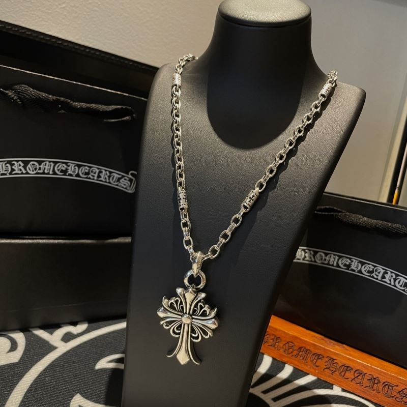 Ch*0me He**ts necklaces